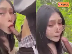 đi dã ngoại tiện làm tình bạn gái ở trong rừng